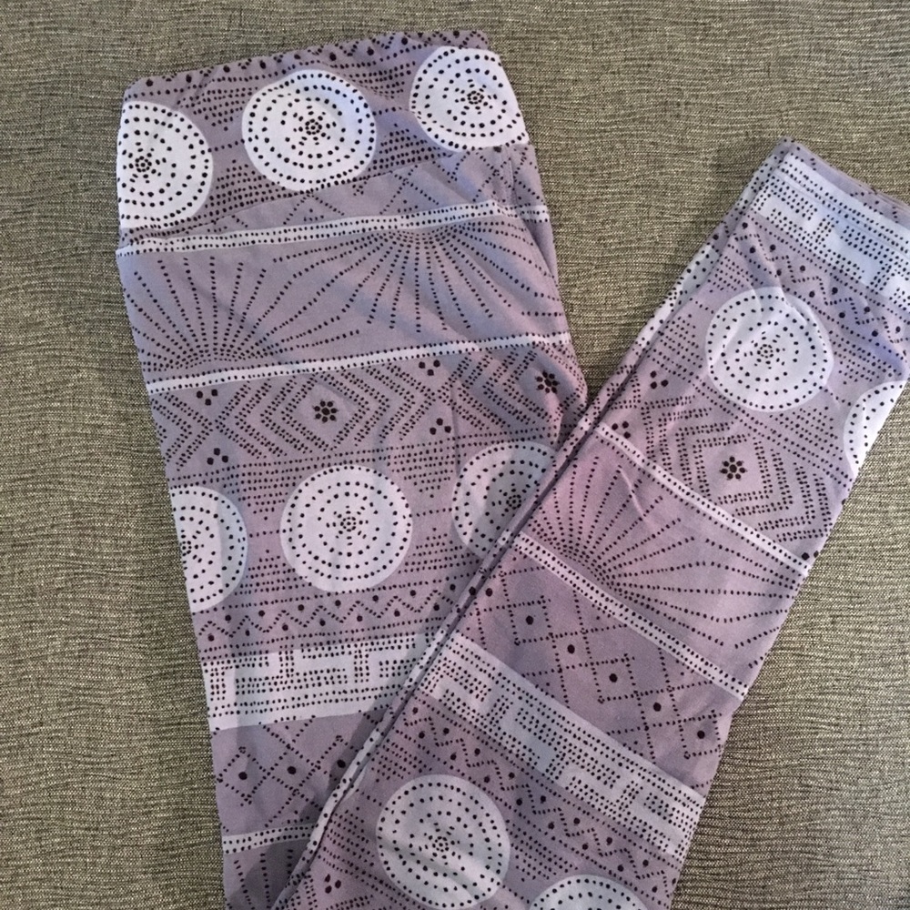 LuLa Roe Tall & Curvy leggings